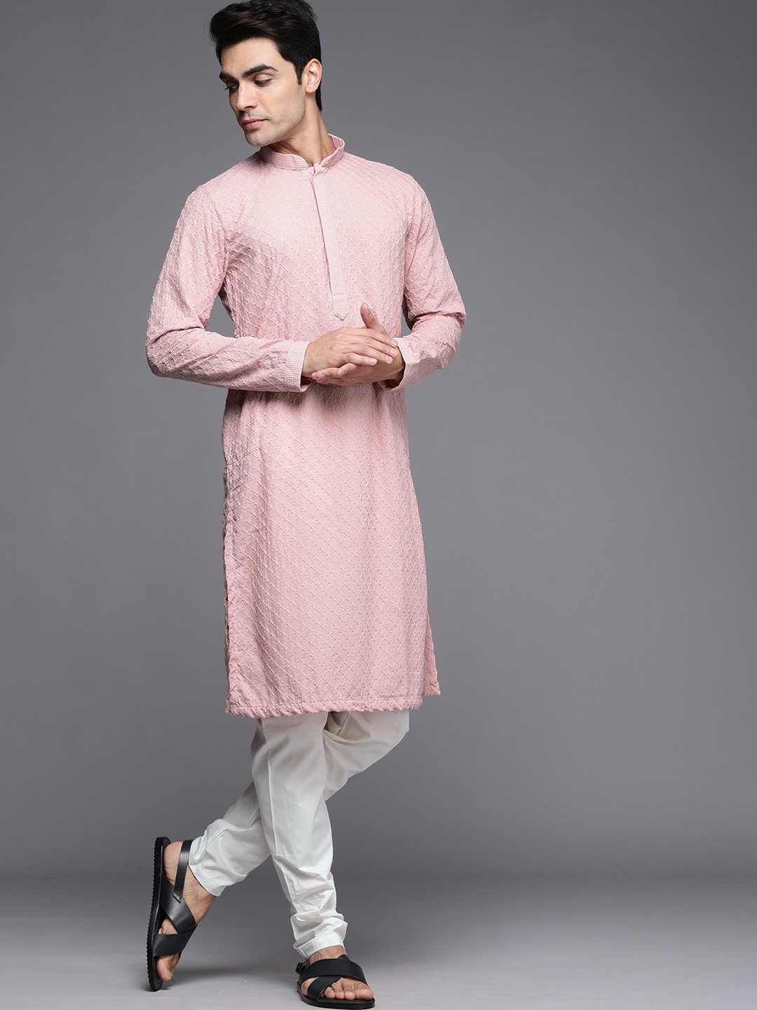 

Manyavar Men Pink Ethnic Motifs Embroidered Kurta with Churidar