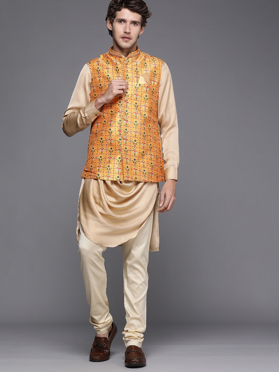 

Manyavar Men Mustard Yellow Ethnic Motifs Printed Nehru Jacket with Solid Kurta & Churidar