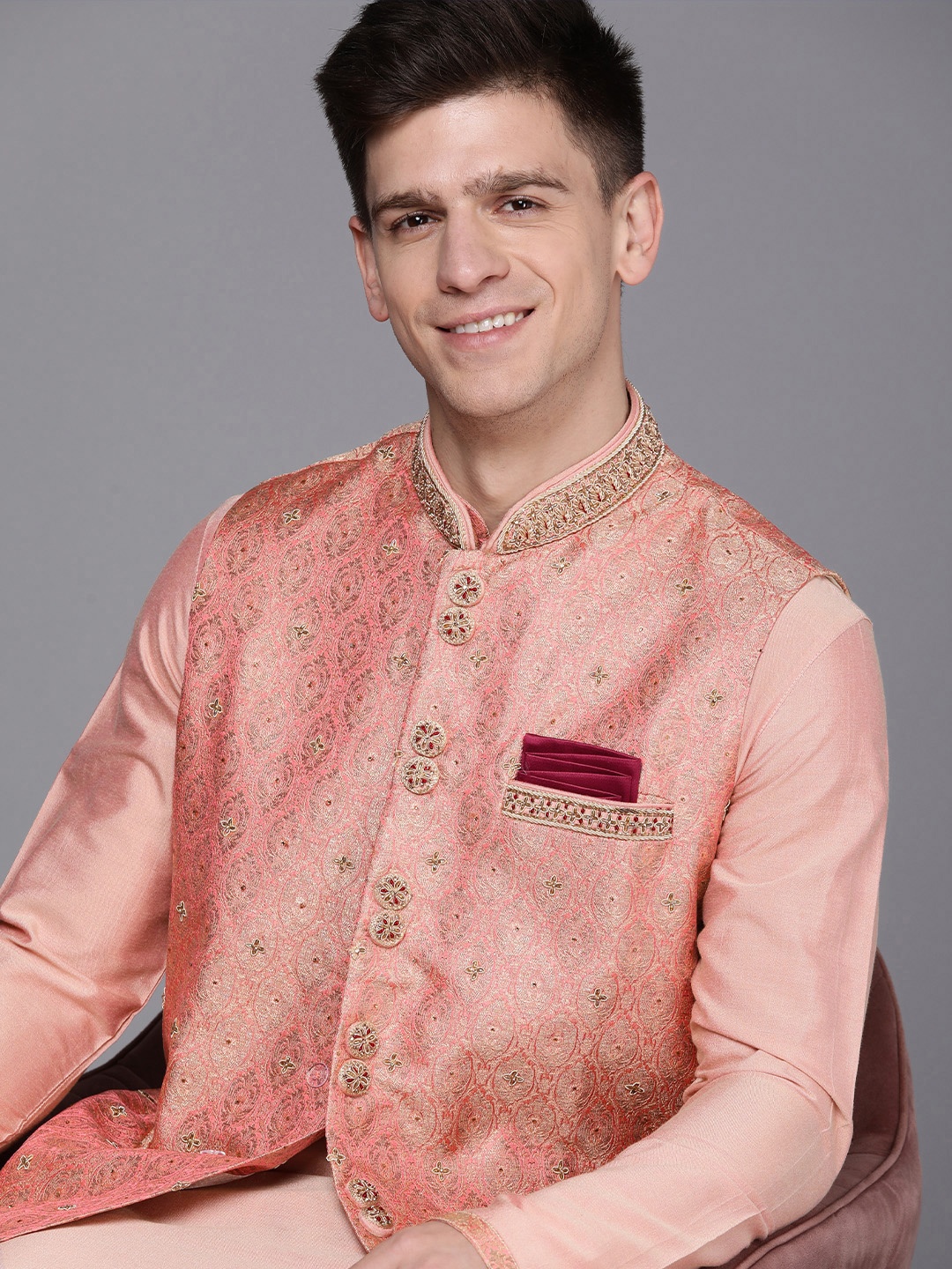 

Manyavar Men Peach-Coloured Ethnic Motifs Beads &Stones Kurta &Churidar with Nehru Jacket