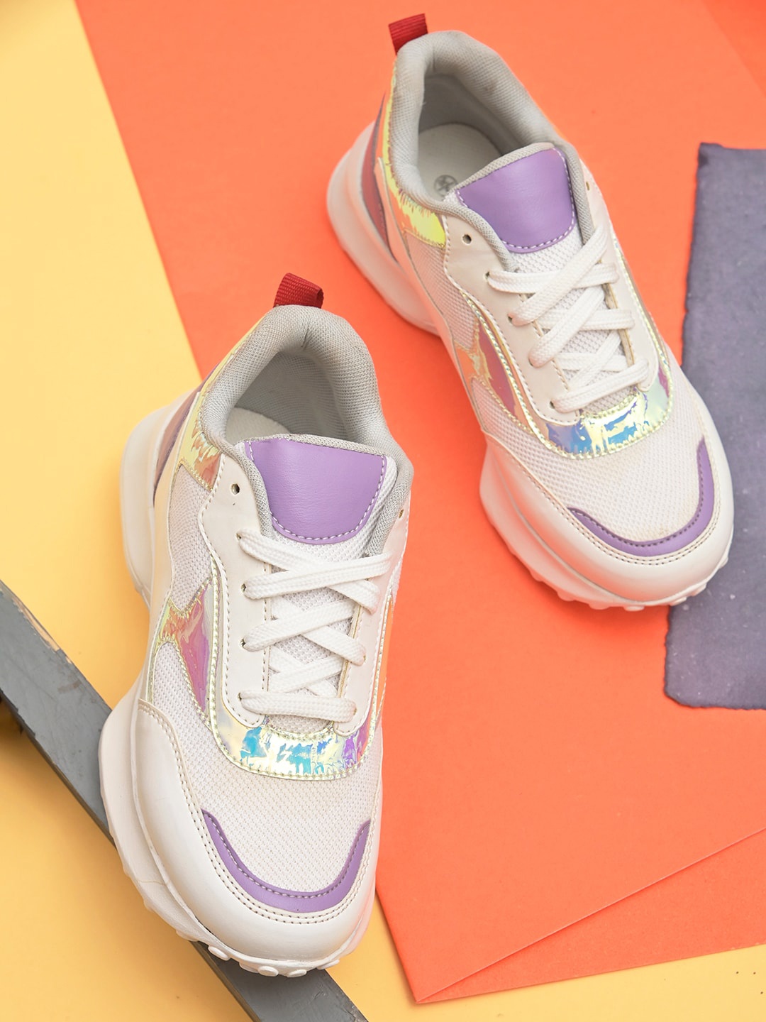 

El Paso Women White Printed Lightweight Sneakers