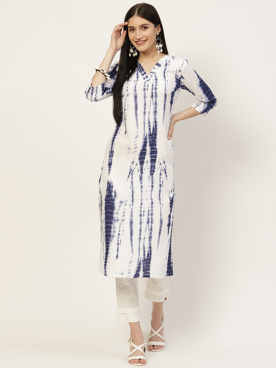 

Maaesa Women White & Blue Tie & Dye Kurta