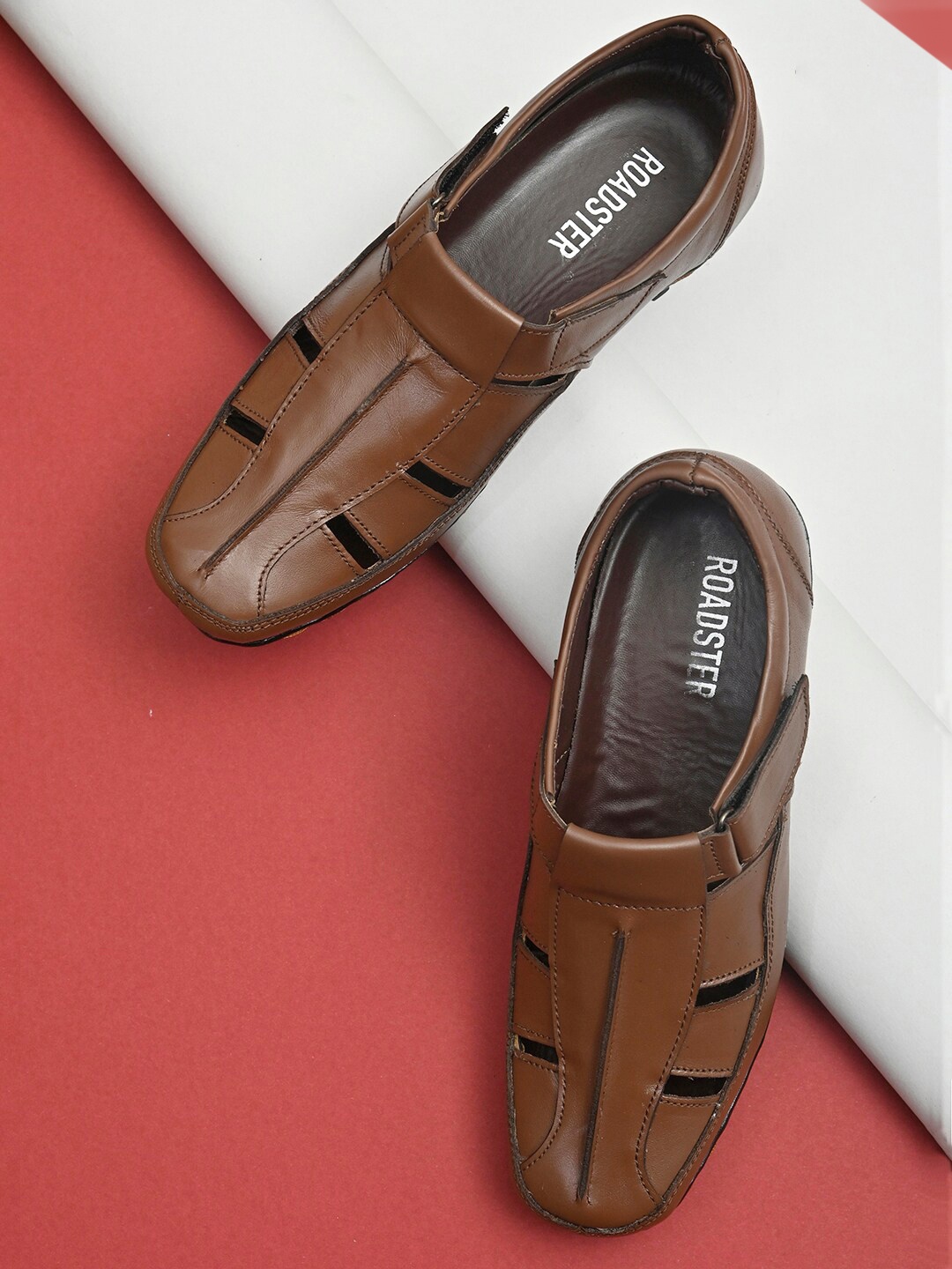

Roadster Men Leather Sandals, Brown