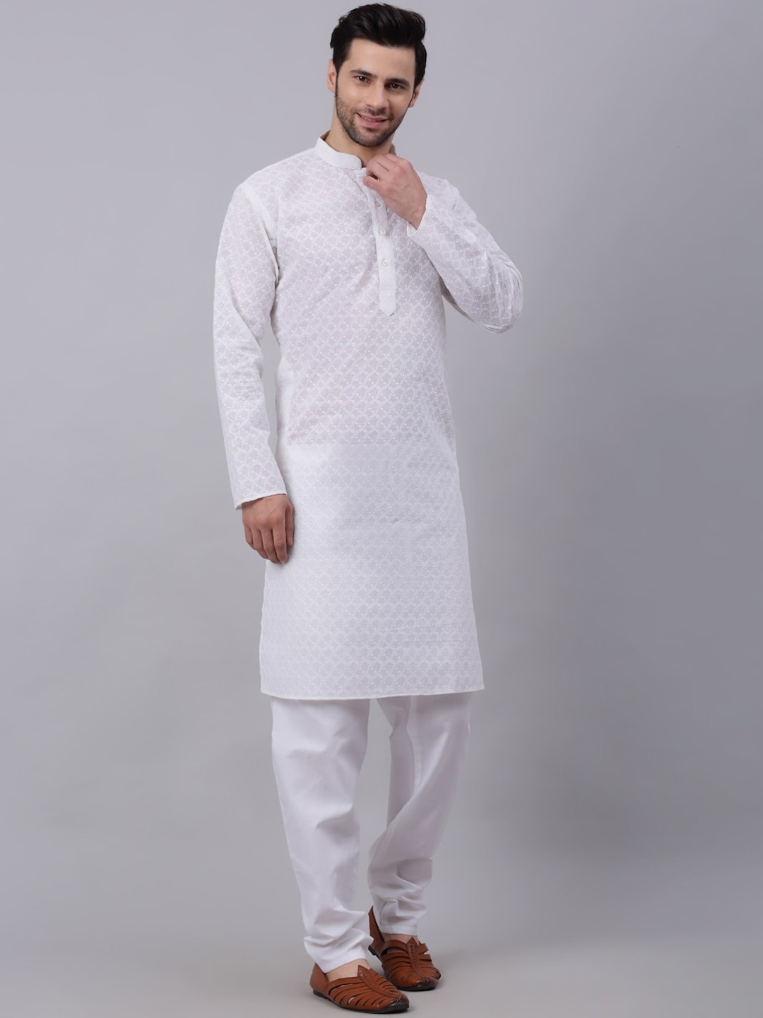 

KRAFT INDIA Men White Geometric Chikankari Thread Work Cotton Kurta