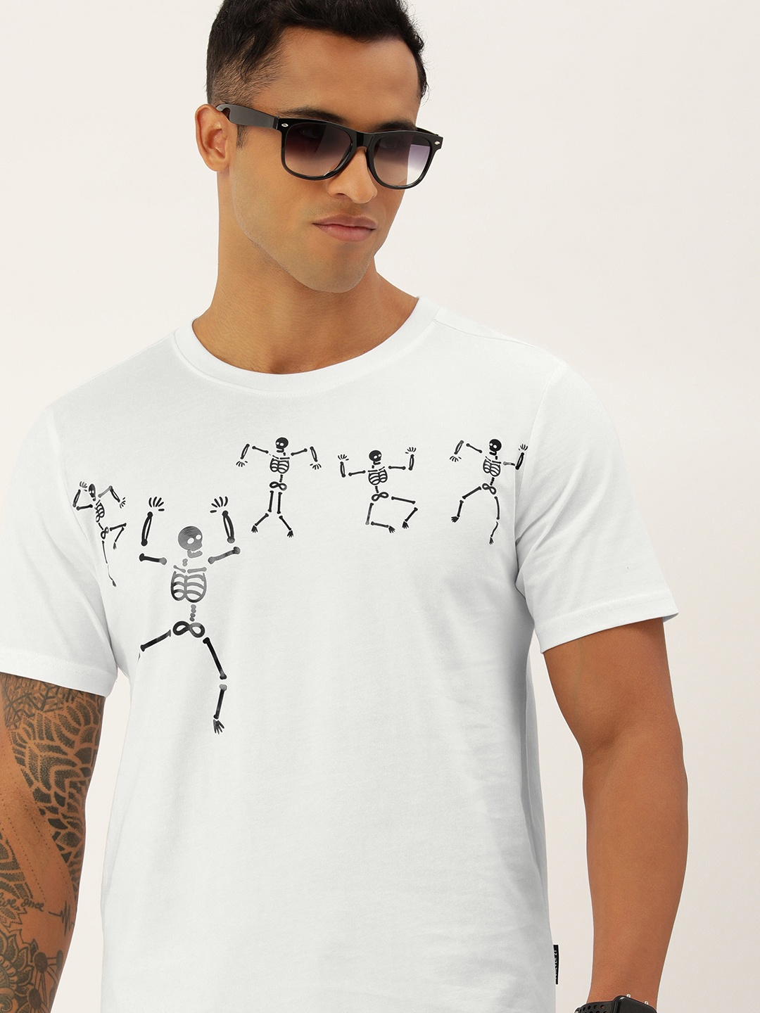 

FOREVER 21 Men White Abstract Printed Pure Cotton T-shirt