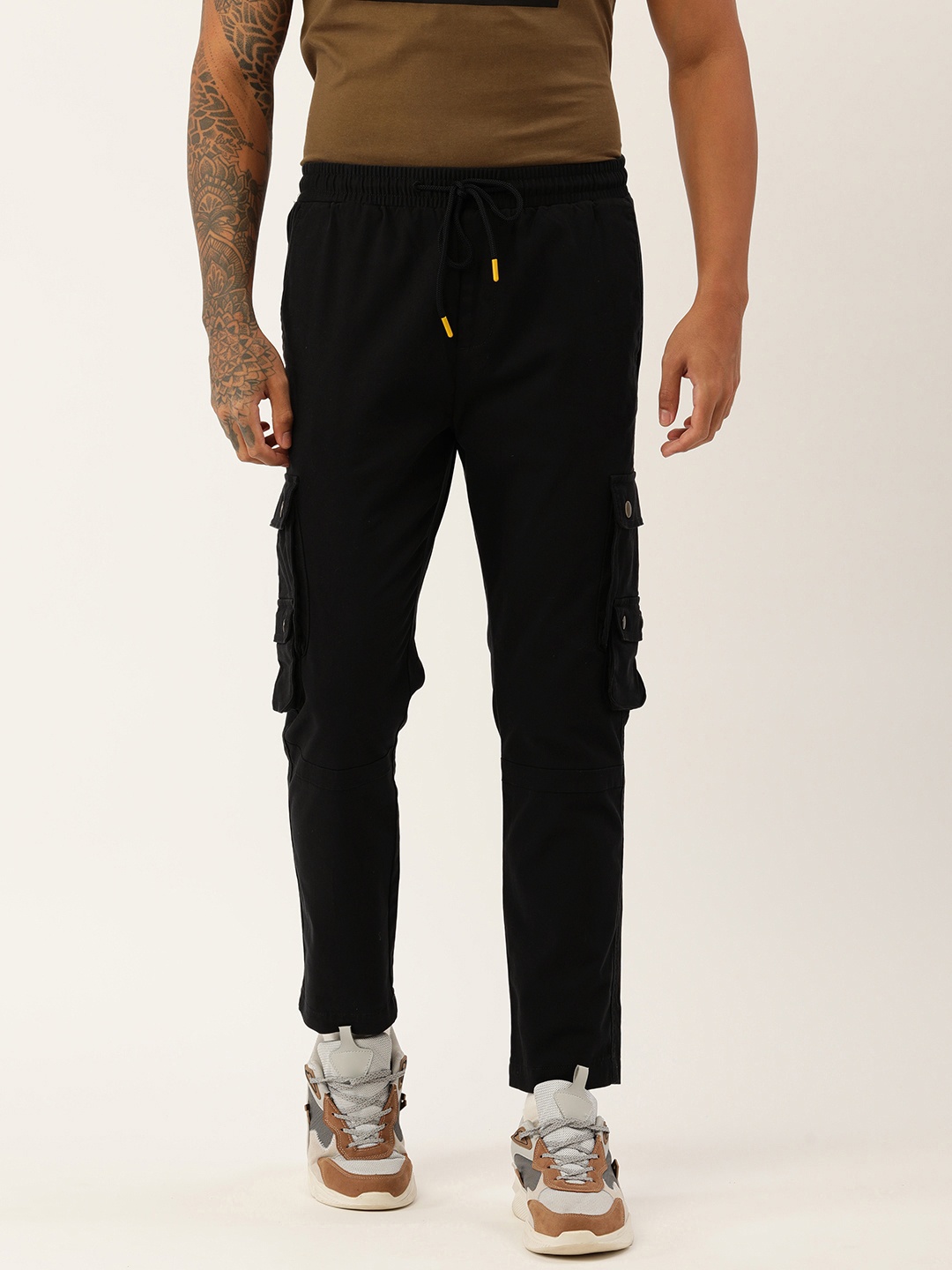 

FOREVER 21 Men Black Cargo Style Casual Trousers with Drawstring