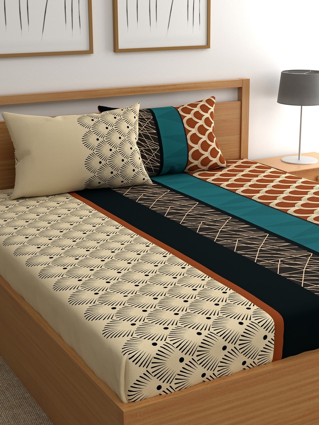 

CHHAVI INDIA Beige & Black 210 TC Geometric Queen Bedsheet with 2 Pillow Covers