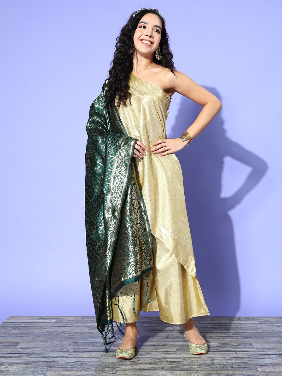 

InWeave Women Solid Silk Blend New Neckline Kurta Set, Gold