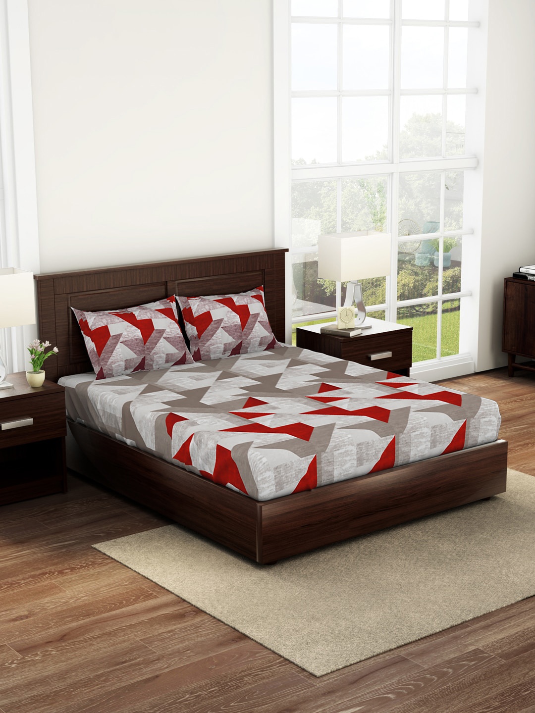 

SPACES Grey & Red Geometric 144 TC King Anti-Bacterial Bedsheet with 2 Pillow Covers