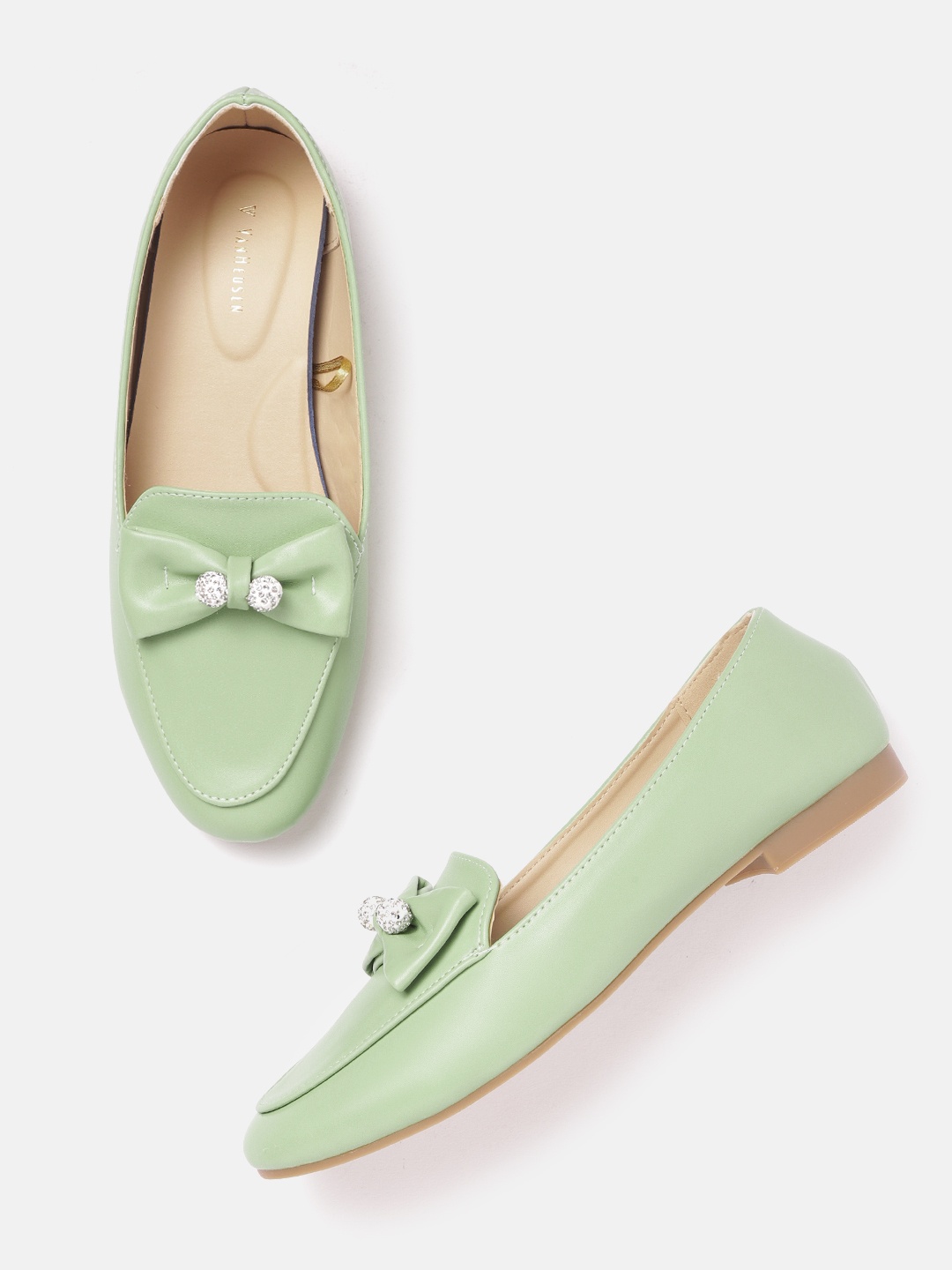 

Van Heusen Woman Solid Loafers with Bow, Green
