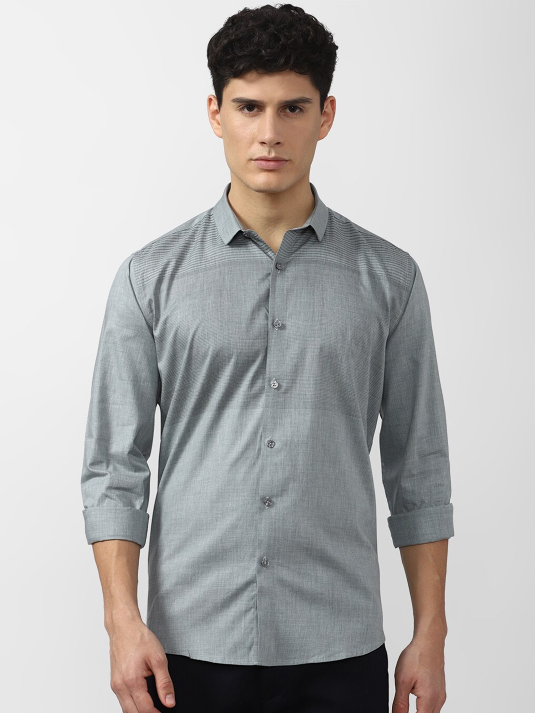 

V Dot Men Grey Solid Slim Fit Casual Shirt