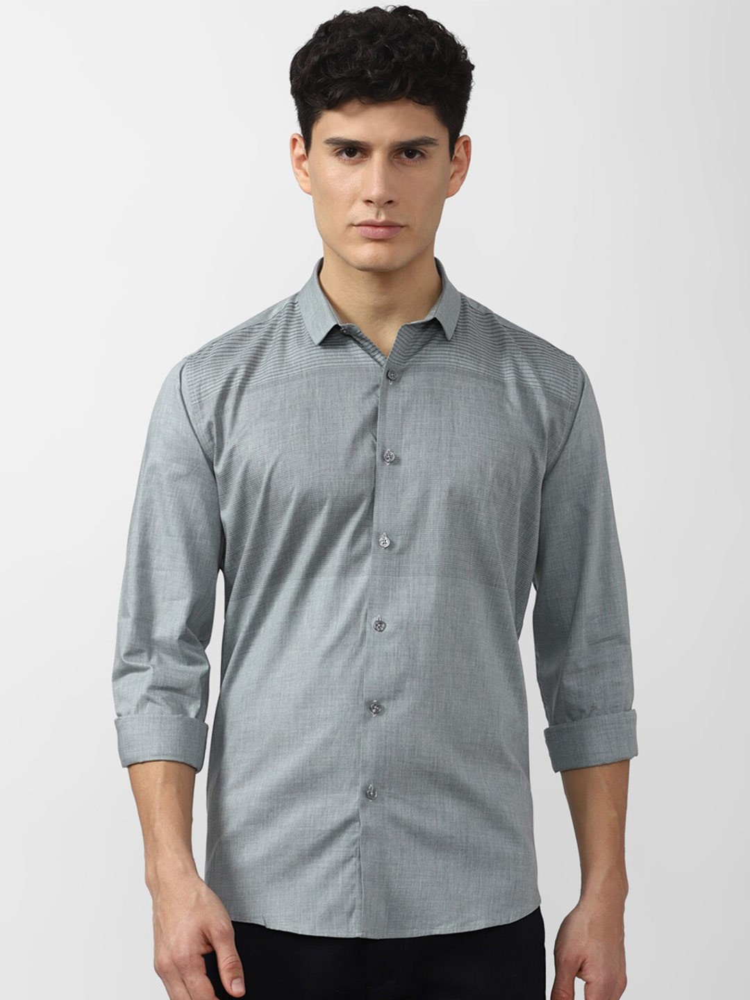 

V Dot Men Grey Solid Slim Fit Casual Shirt