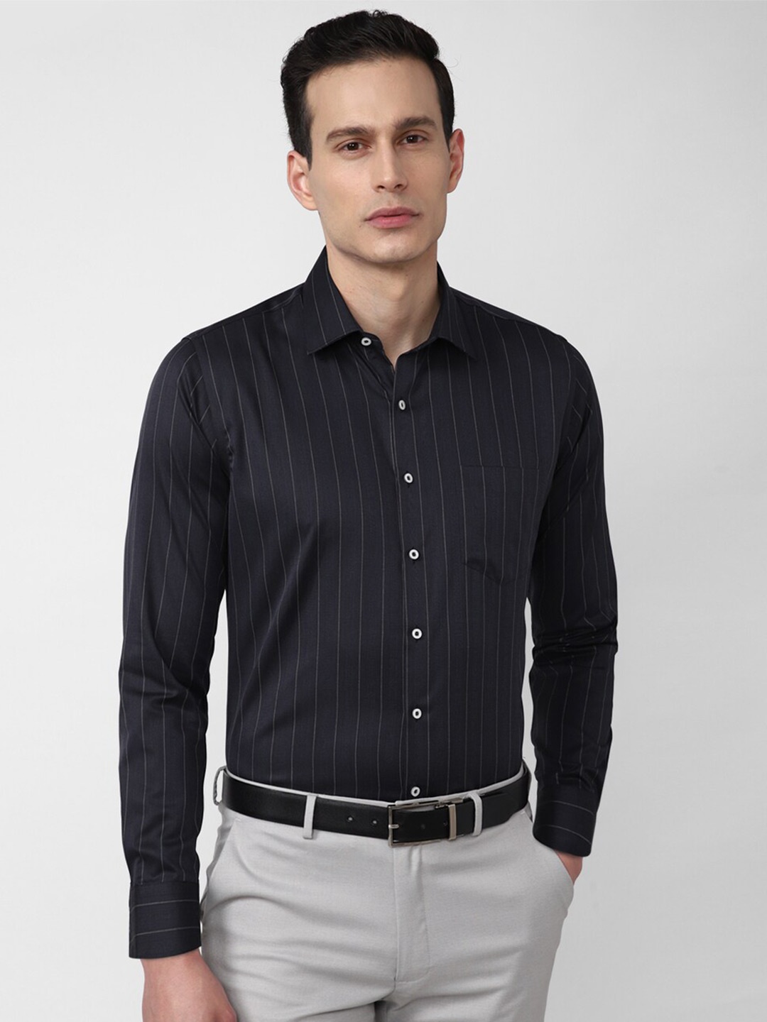 

Van Heusen Men Charcoal Grey Slim Fit Striped Formal Shirt