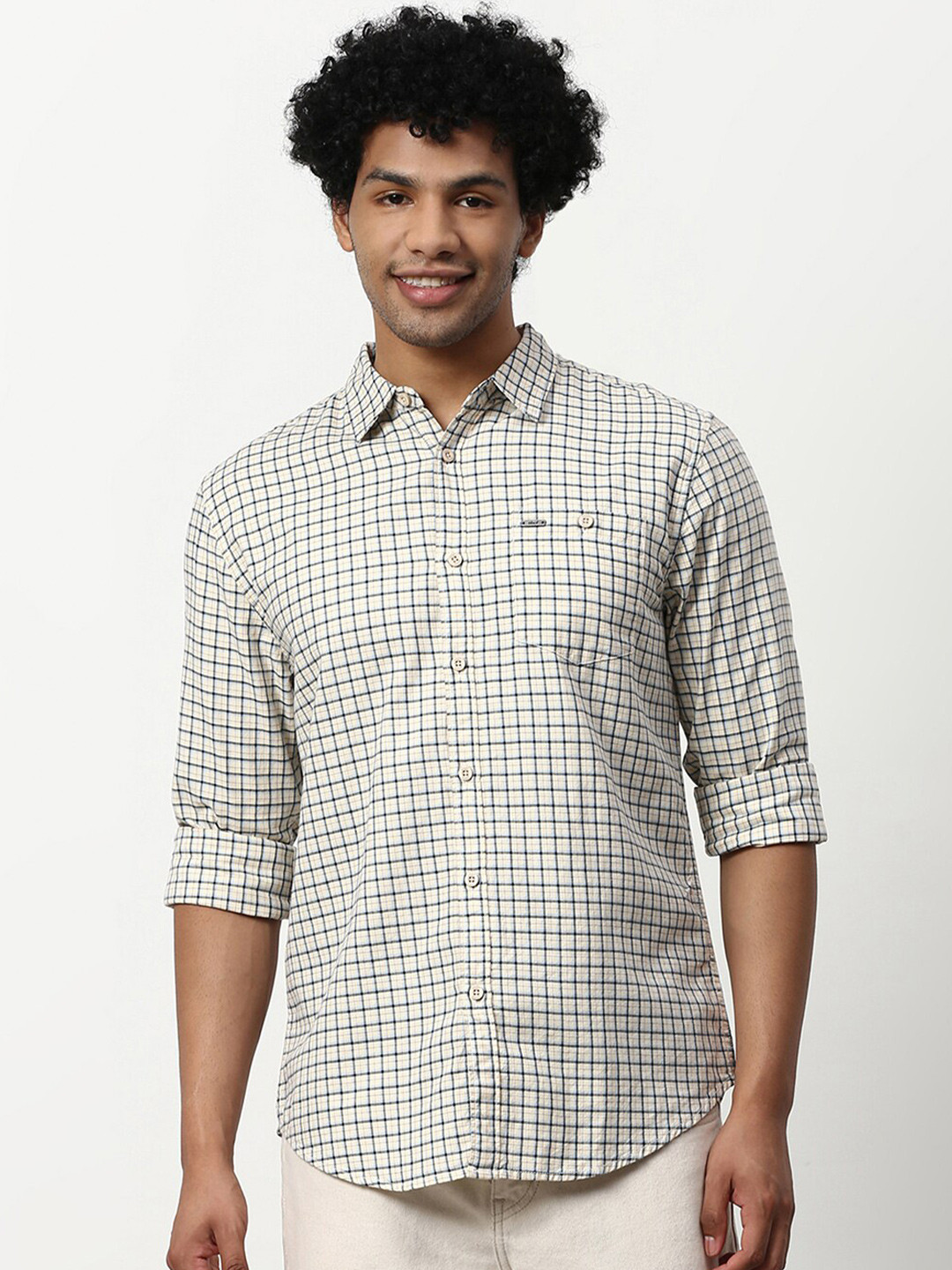 

abof Men Cream Checked Spread Collar Regular Fit Shirt