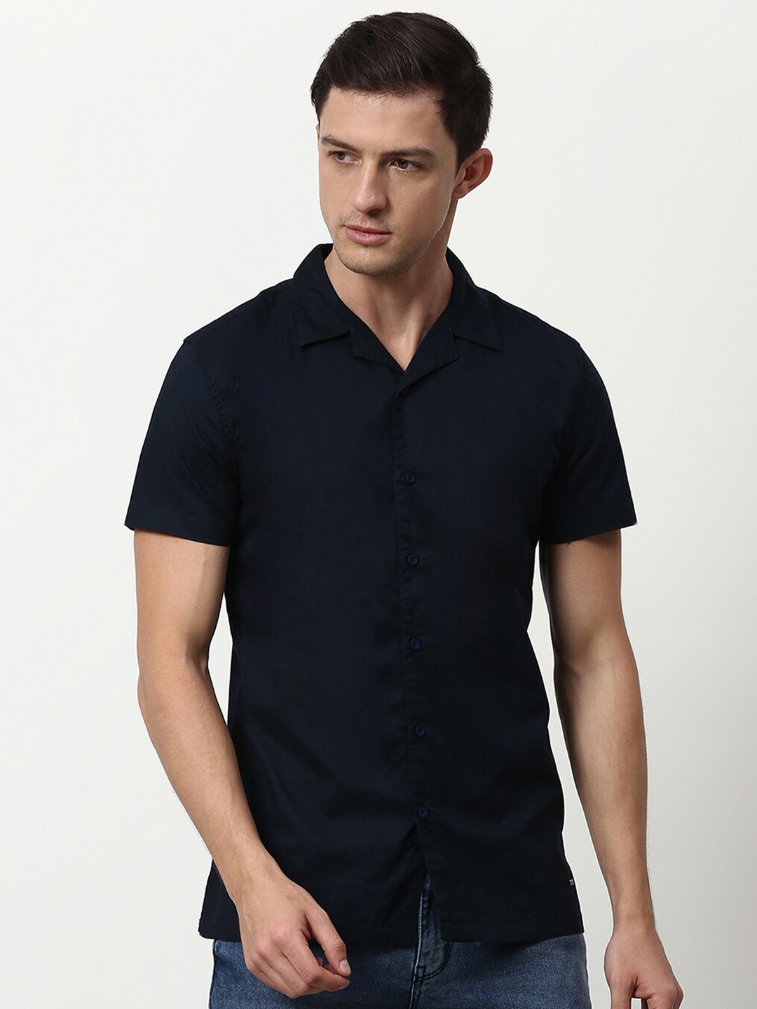

abof Men Navy Blue Solid Spread Collar Regular Fit Shirt