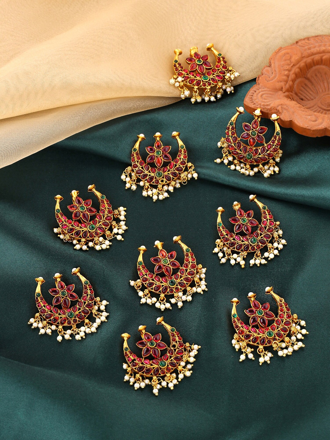 

Yellow Chimes Set of 9 Gold Plated Choti Jadai Billai Bridal Hair Accessories