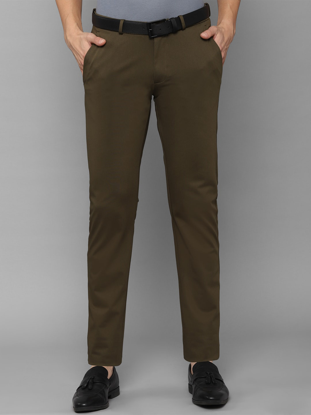 

Allen Solly Men Brown Slim Fit Solid Trousers