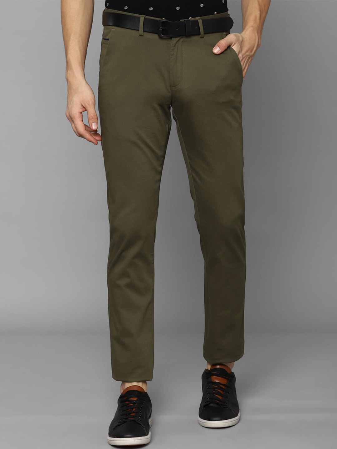 

Allen Solly Men Olive Green Slim Fit Trousers