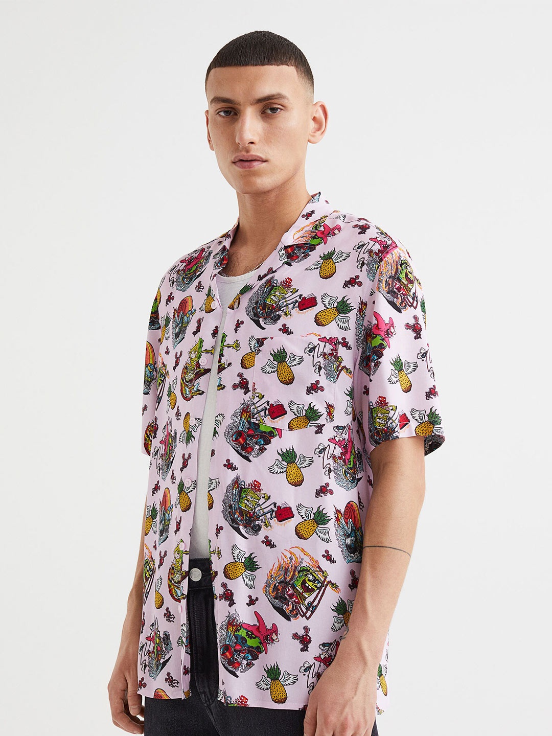 

H&M Men Pink Relaxed Fit Patterned Resort Shirt