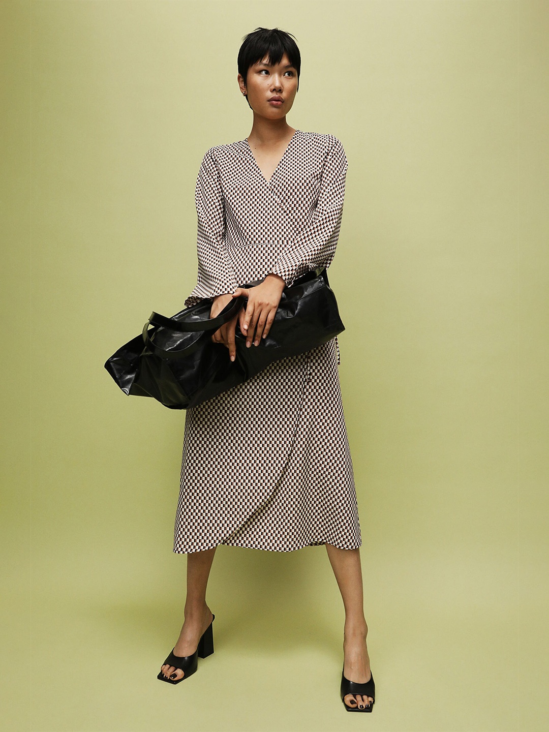 

H&M Women White & Brown Crpe wrap dress, Multi