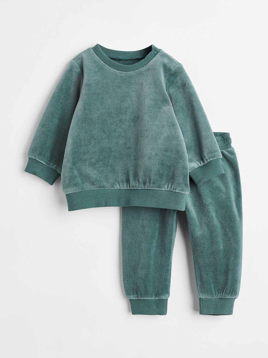 

H&M Boys Green 2-Piece Velour Set