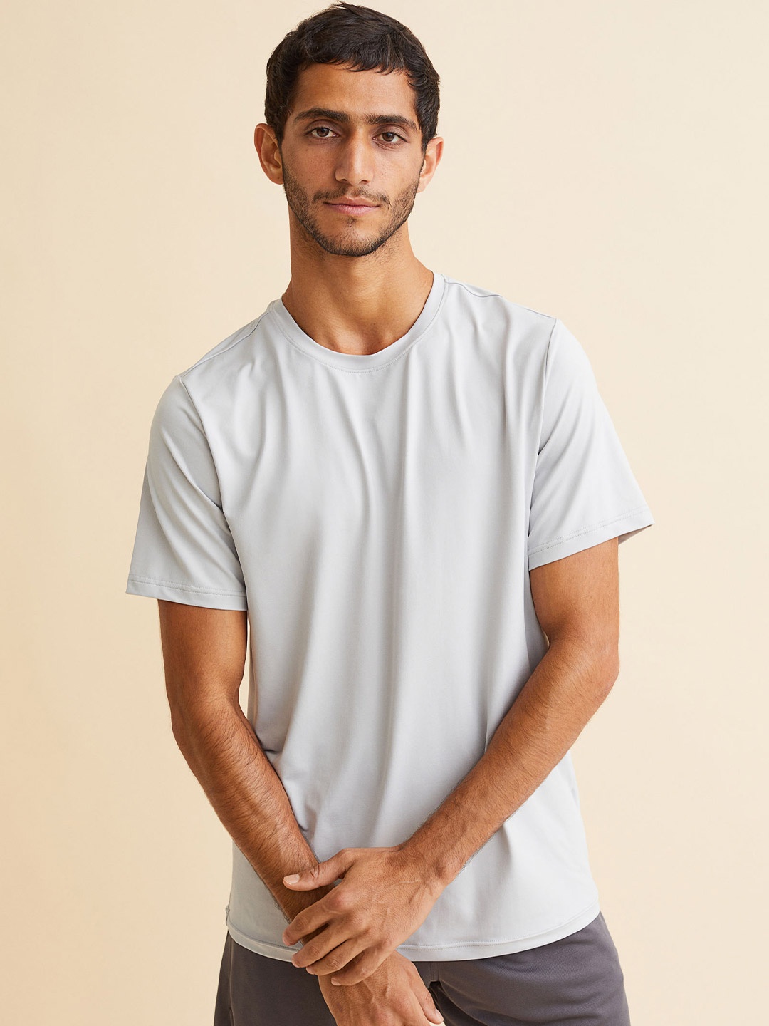 

H&M Men Grey Regular Fit Sports top