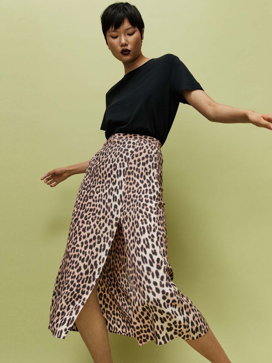 

H&M Women Beige Viscose Skirt