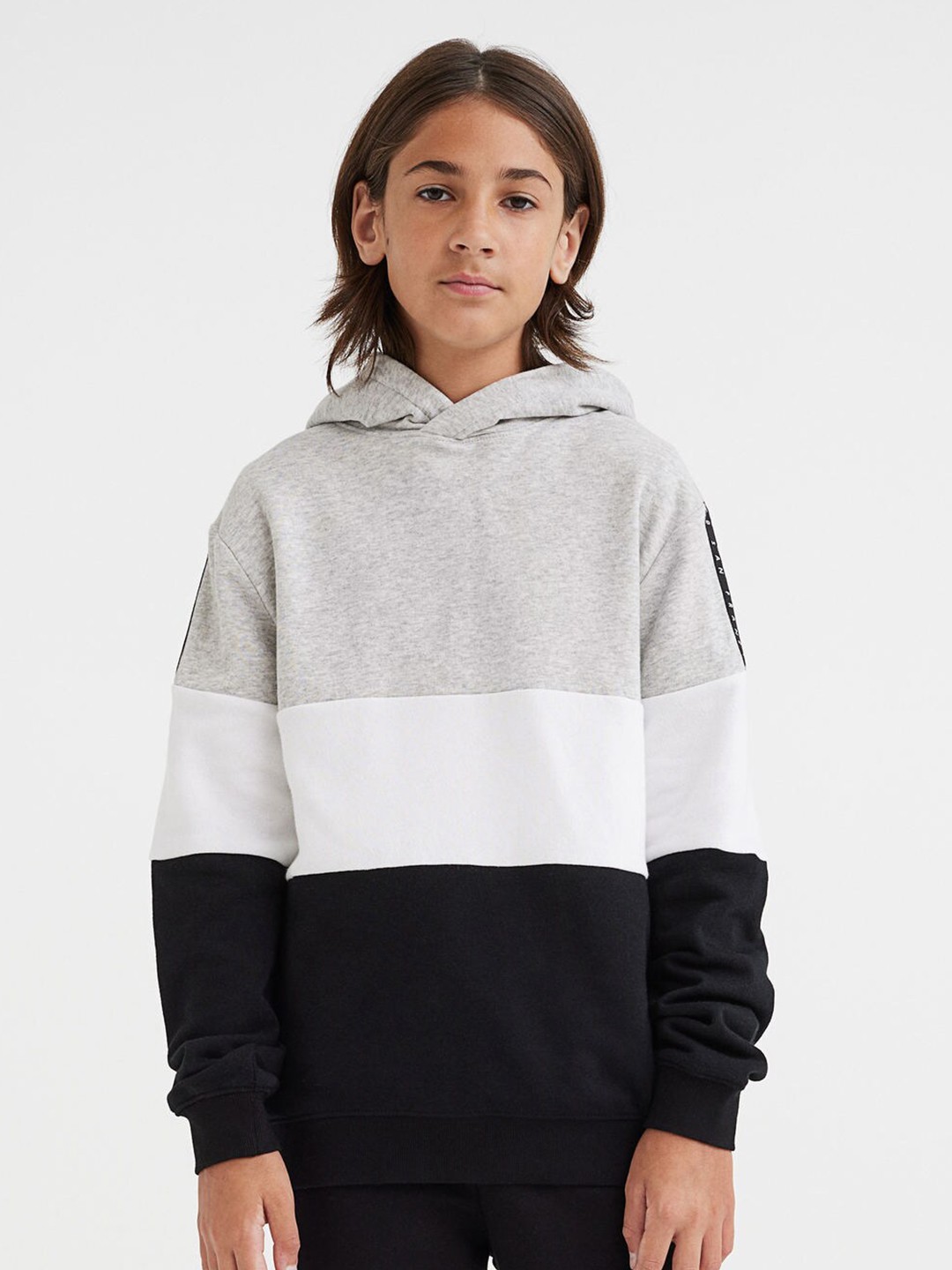 

H&M Boys Grey Colourblocked Hoodie