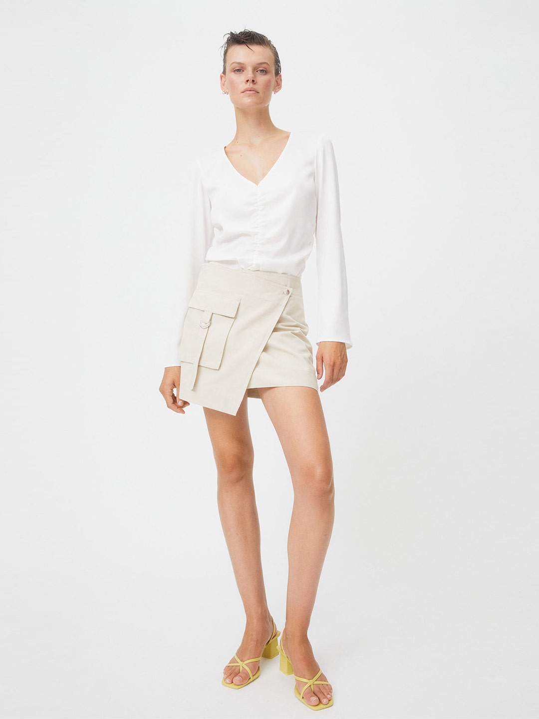 

H&M Woman White Gathered blouse