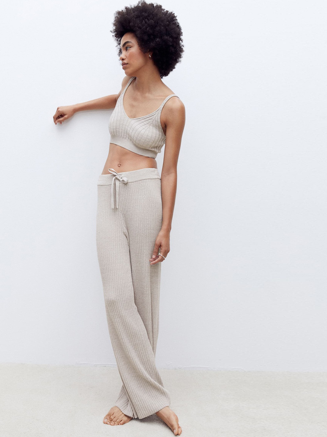 

H&M Women Beige Knitted Trousers
