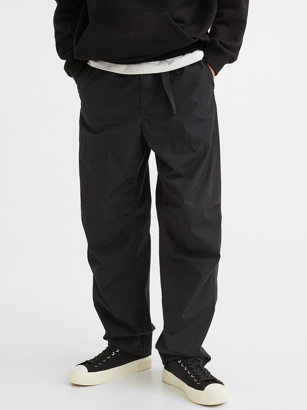 

H&M Men Black Relaxed Fit Belted Trousers