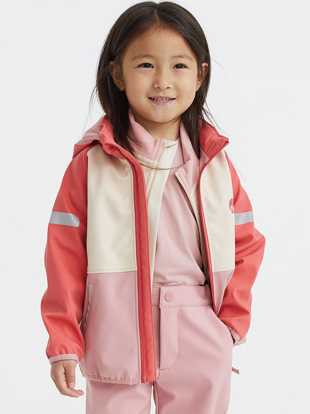 

H&M Girls red Colourblocked Water-Resistant Softshell Jacket