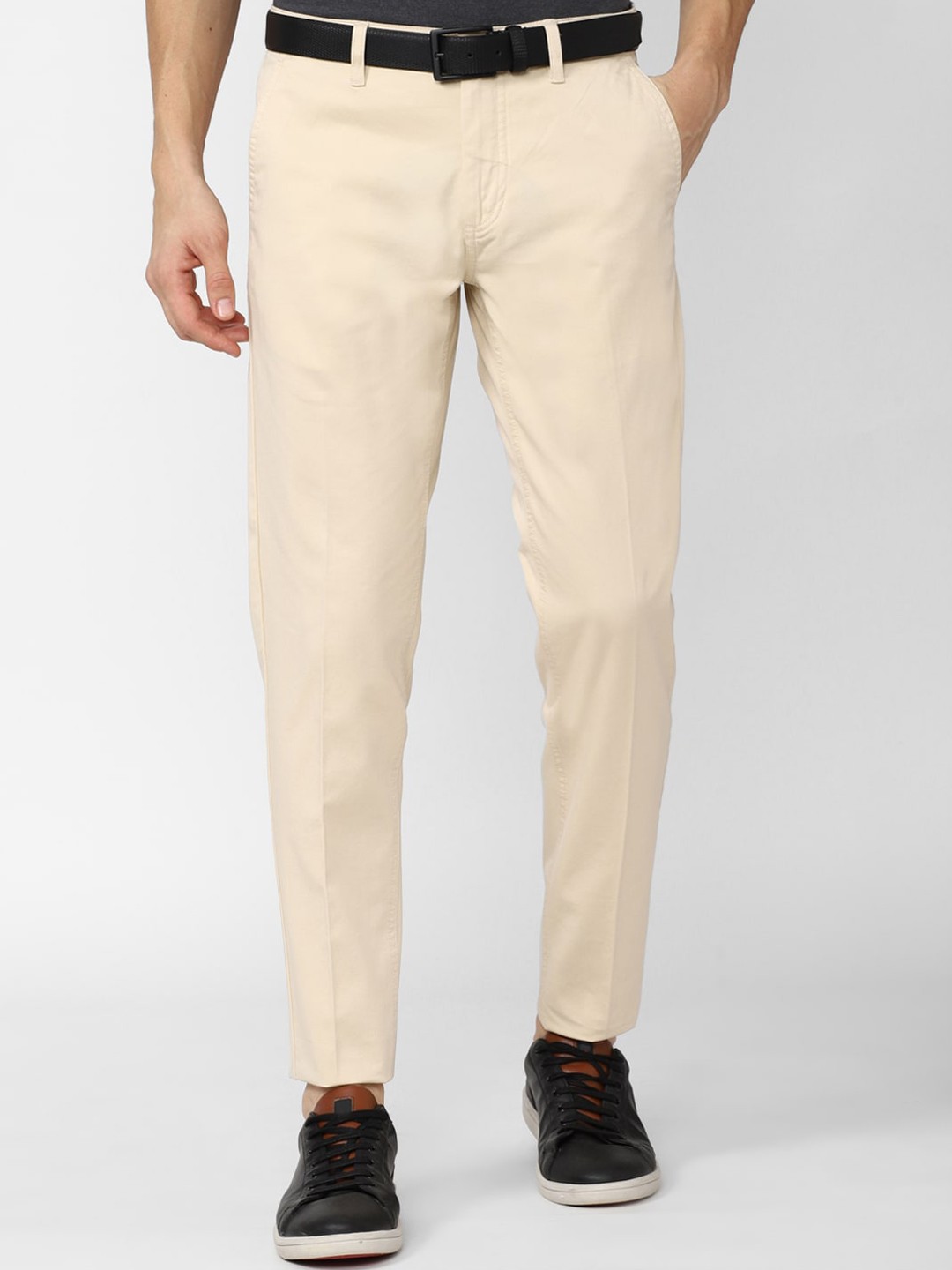 

Van Heusen Sport Men Beige Solid Cotton Slim Fit Trouser