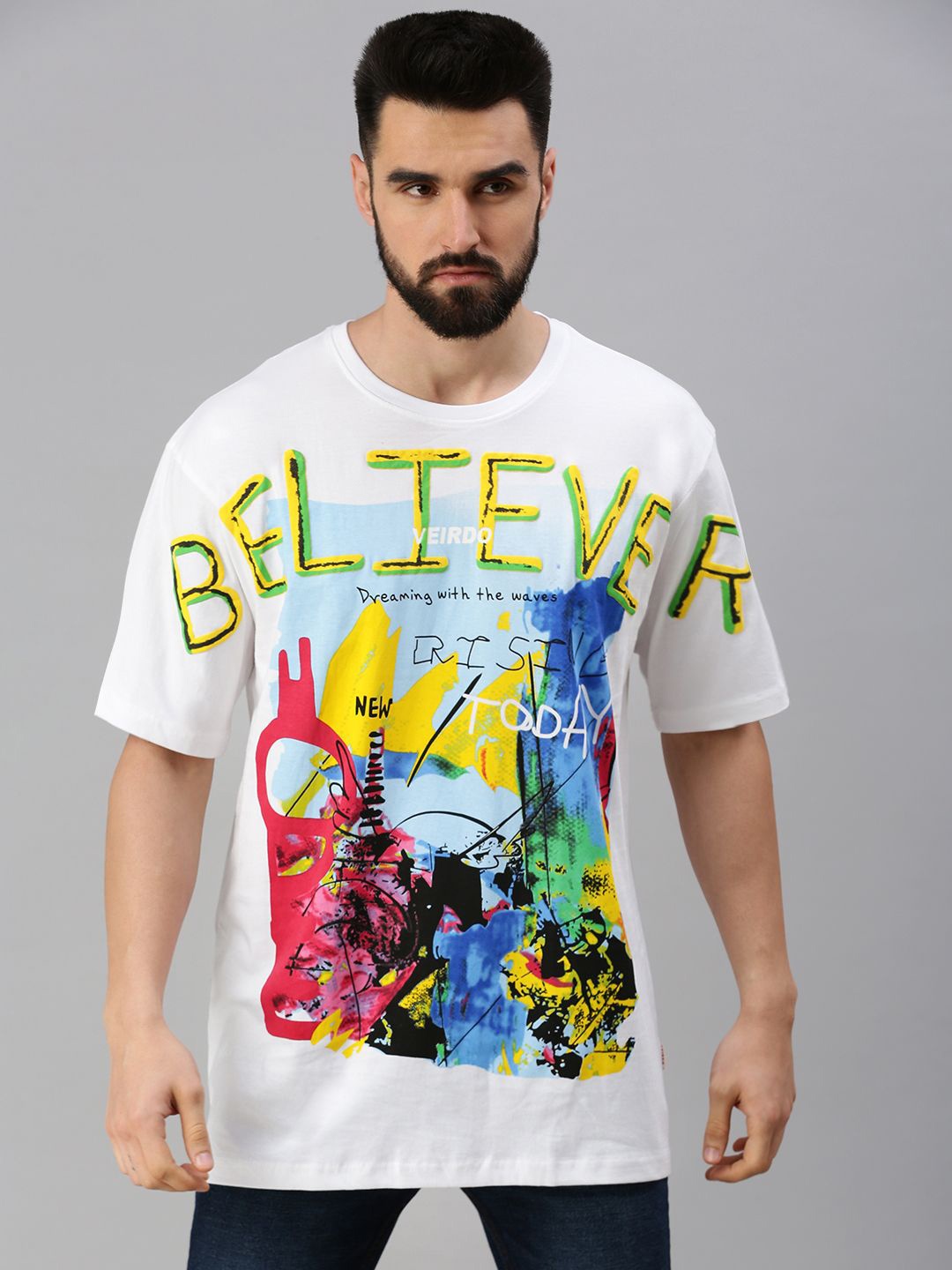 

VEIRDO Men White & Yellow Printed Oversize T-shirt