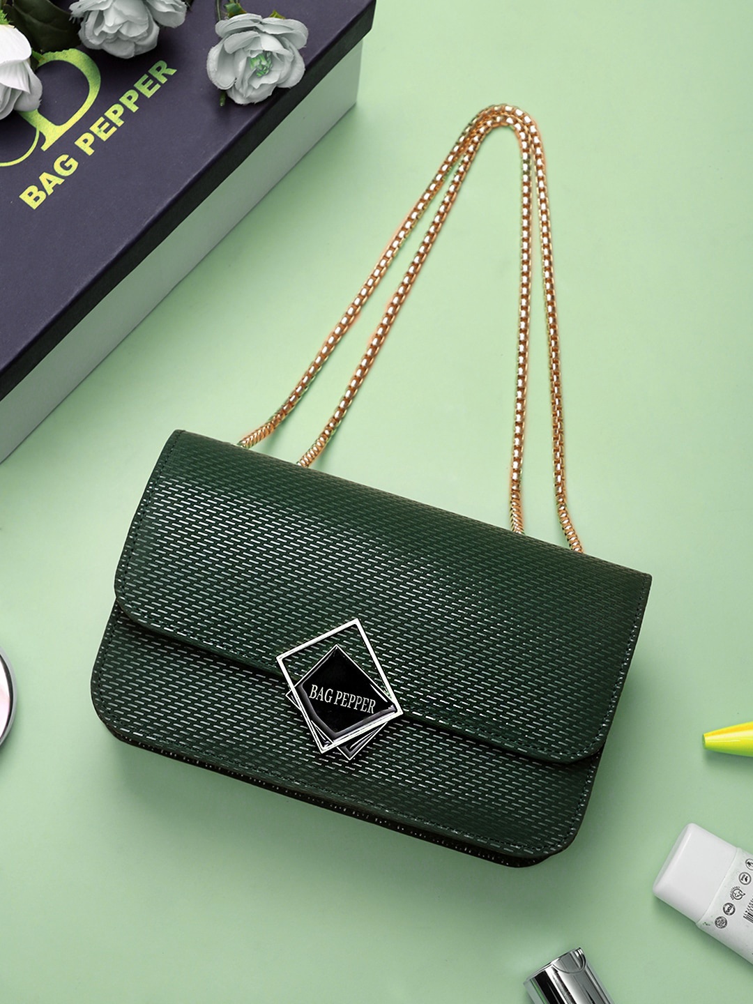 

Bag Pepper Green Textured PU Structured Sling Bag