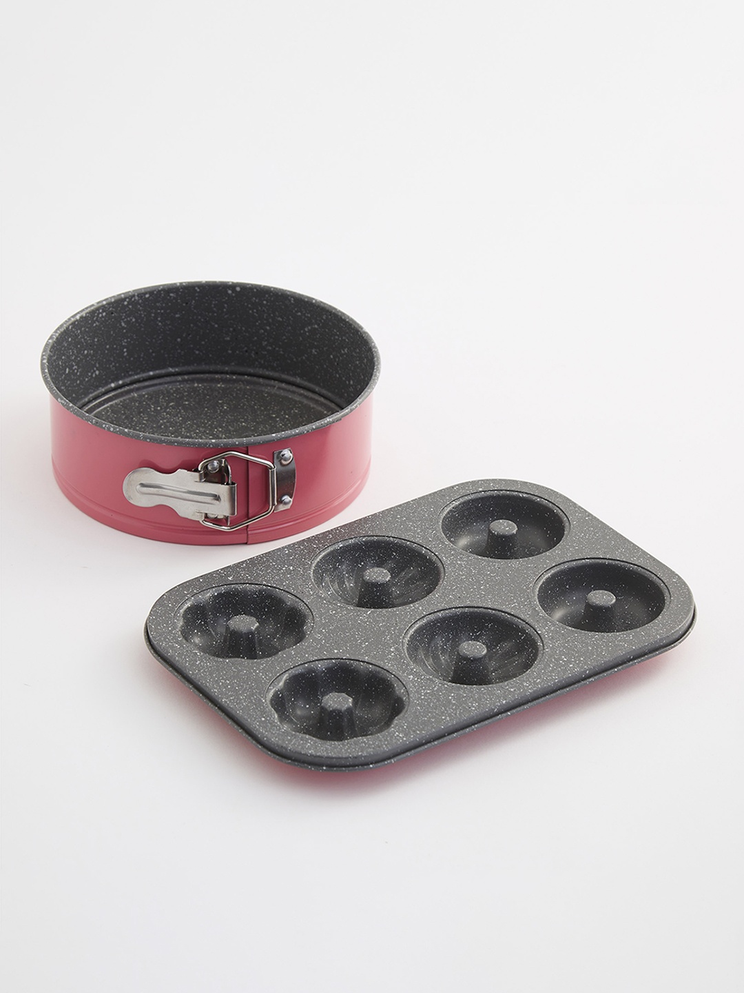 

Home Centre Set Of 2 Red & Black Solid Bakeware, Pink