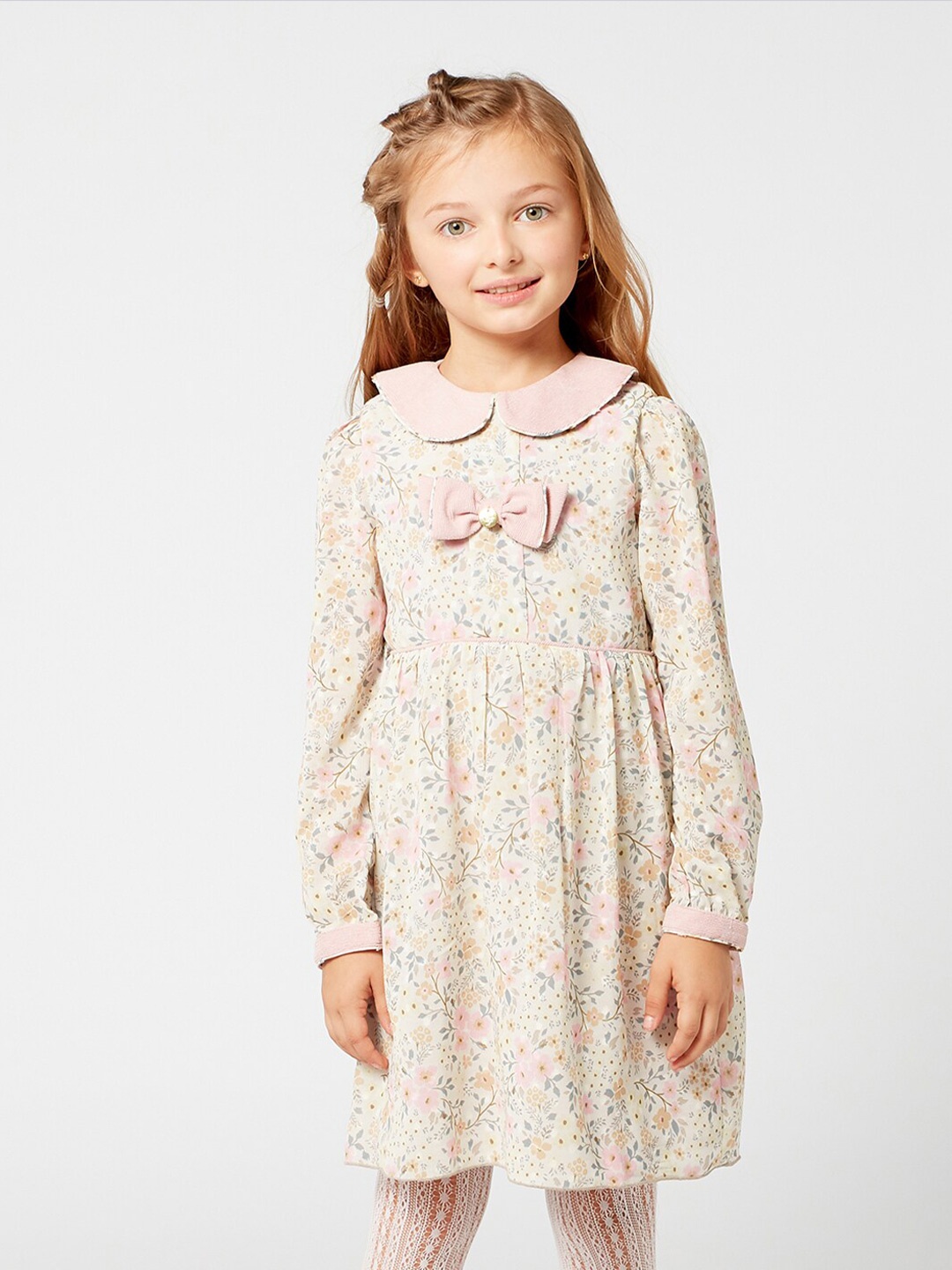 

One Friday Girl Beige Floral Peter Pan Collar Dress