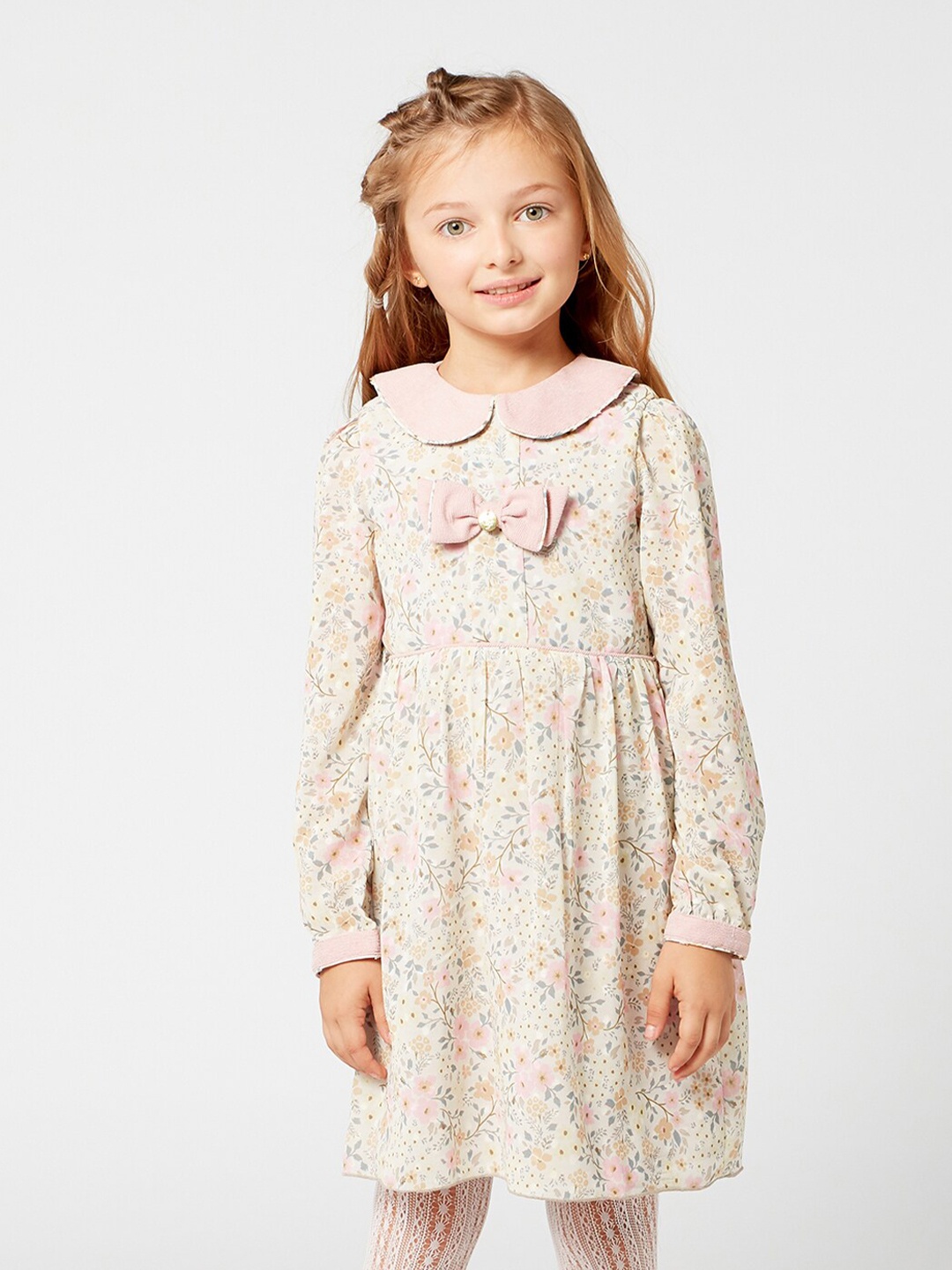 

One Friday Girl Beige Floral Peter Pan Collar Dress