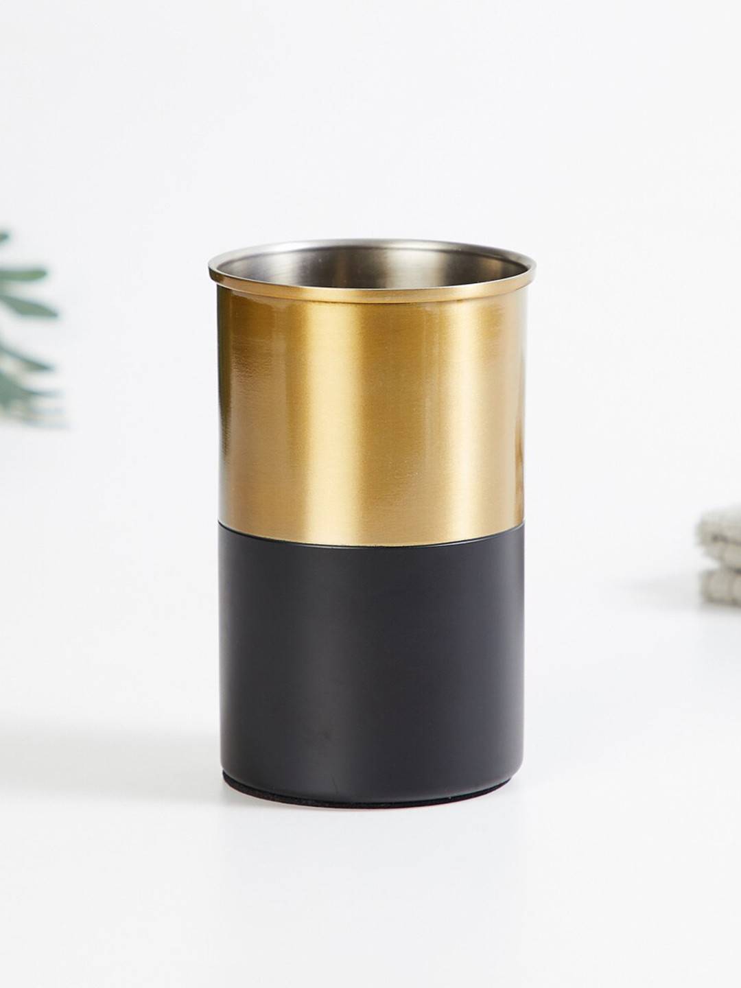 

Home Centre Gold Colourblocked Stainless Steel Tumbler