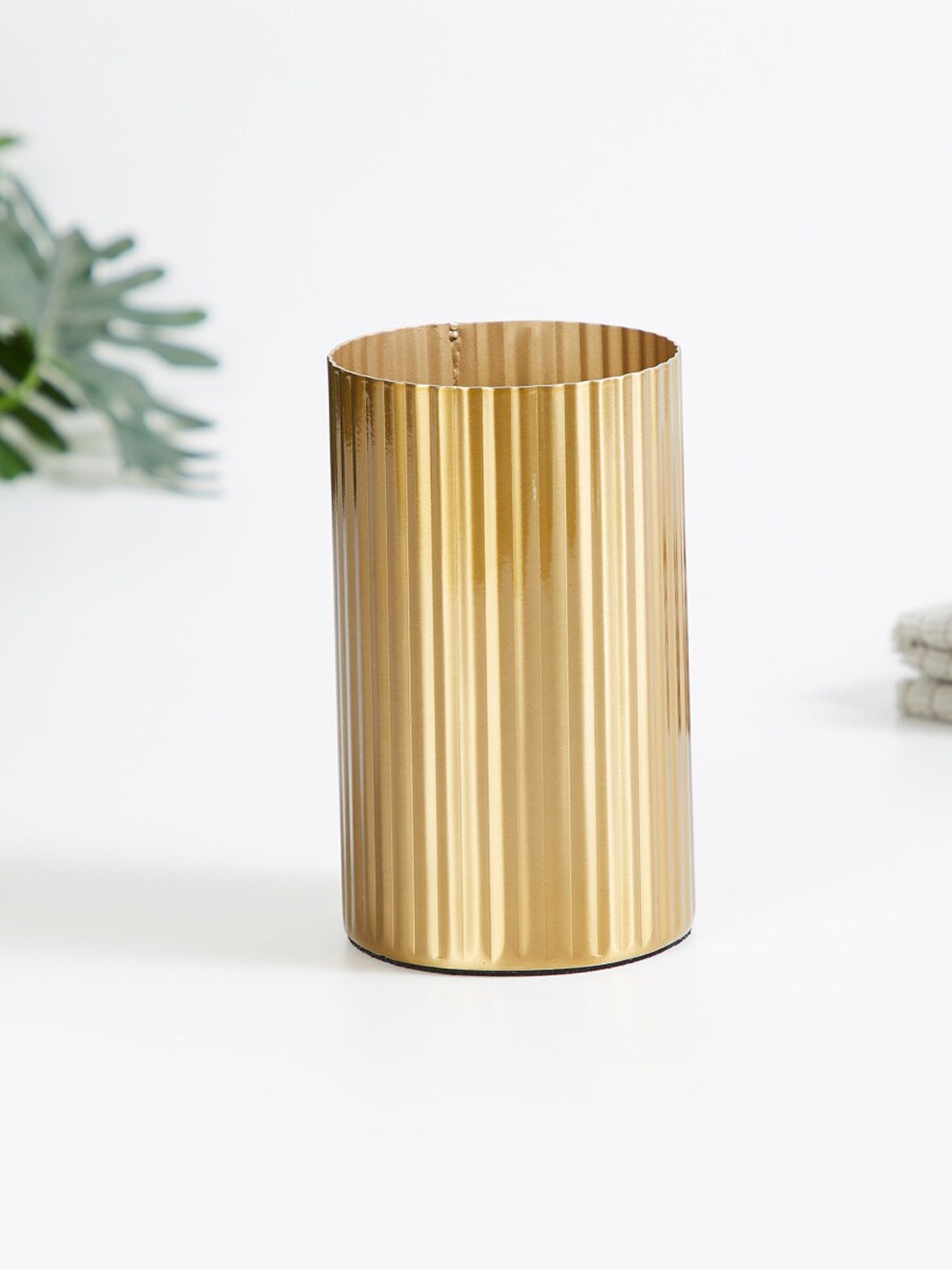 

Home Centre Gold-Toned Textured Tumbler