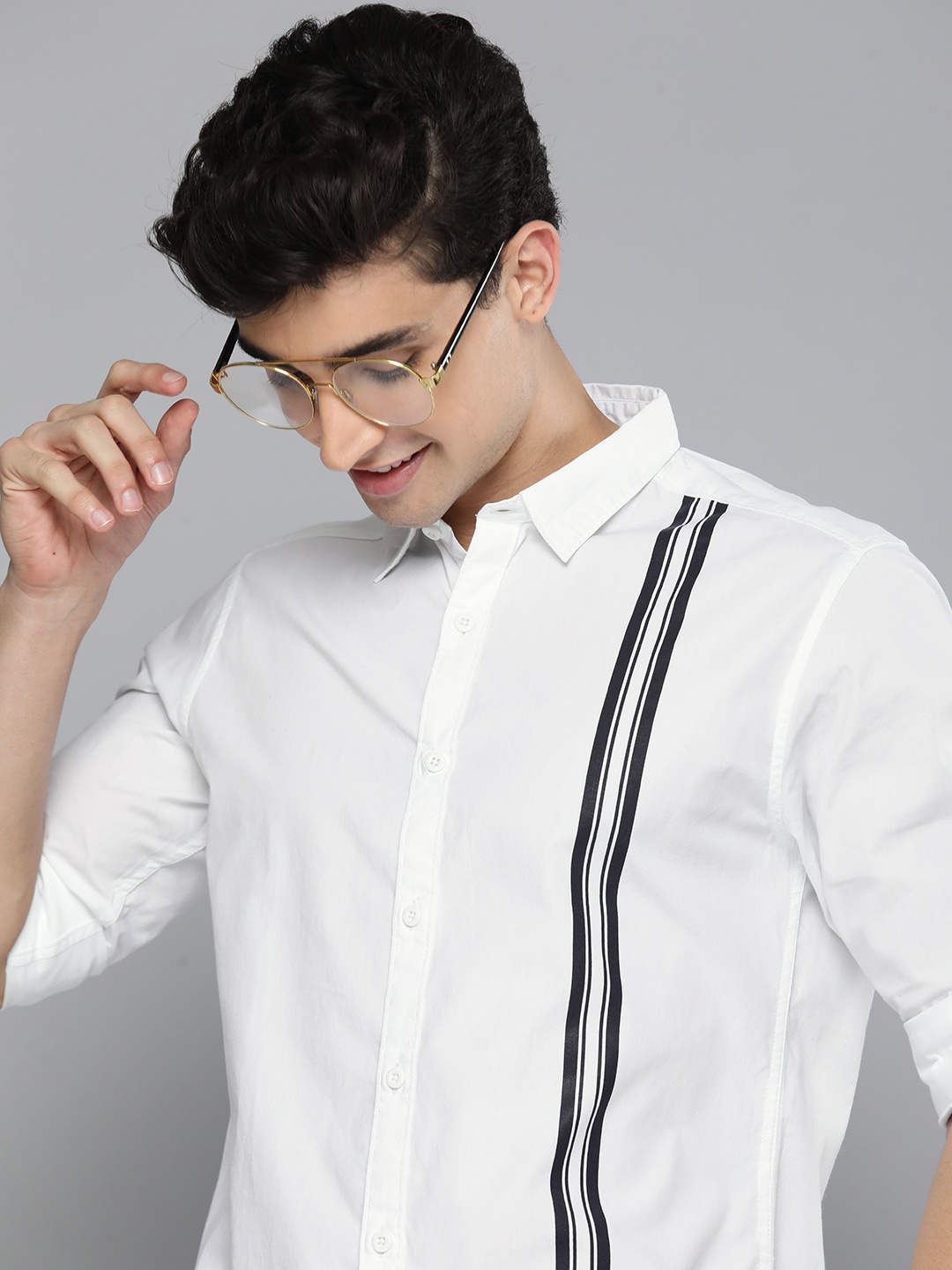 

HERE&NOW Men White Slim Fit Striped Pure Cotton Casual Shirt