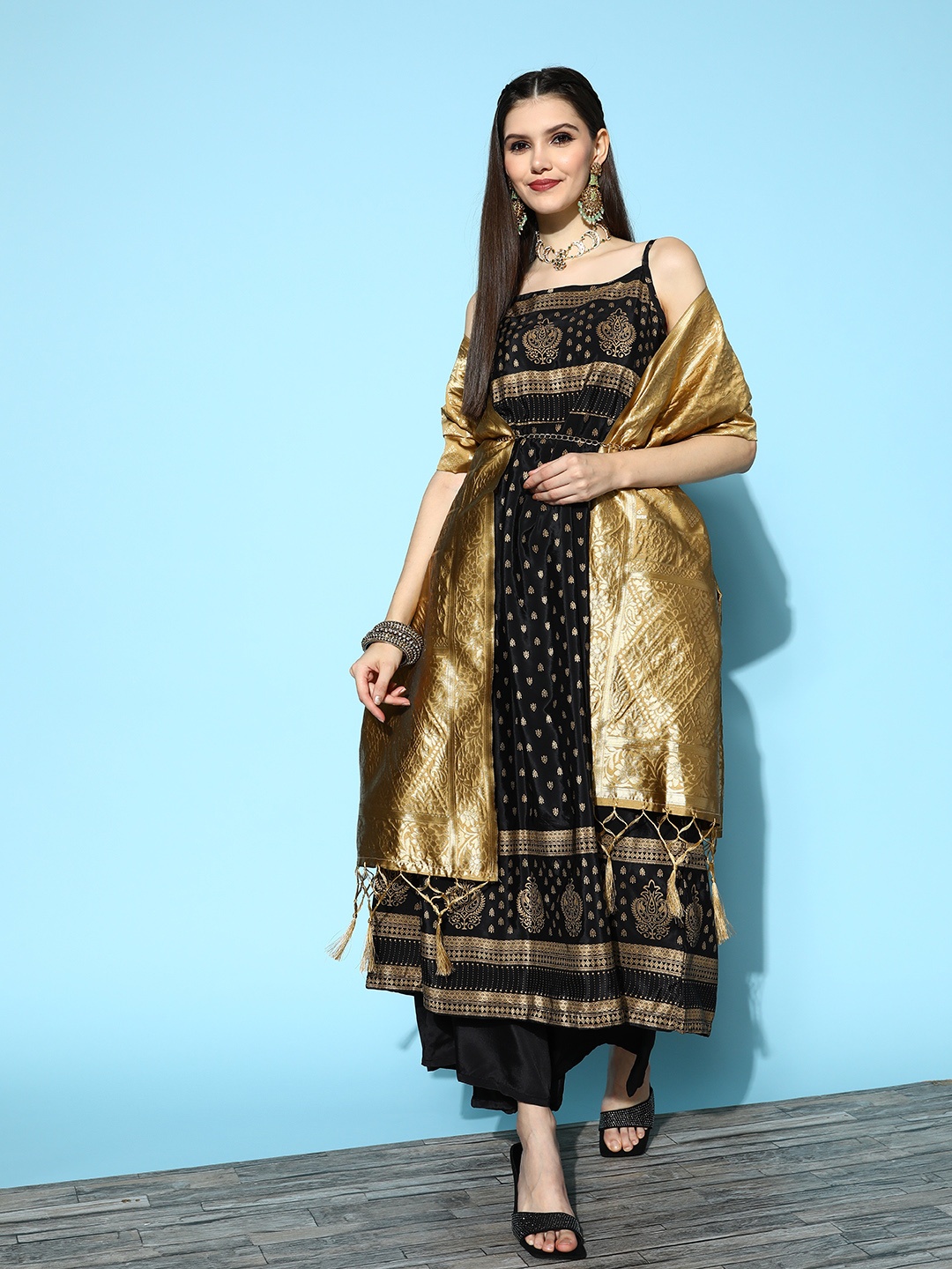 

InWeave Women Ethnic Motifs Silk Crepe Brocade Kurta Set, Black