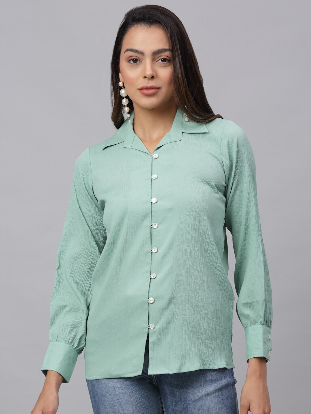 

JAINISH Women Green Solid Classic Casual Shirt