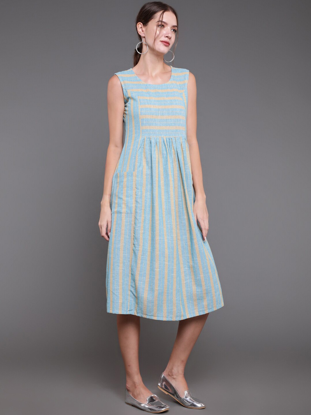 

antaran Women Blue Striped Pure Cotton A-Line Midi Dress