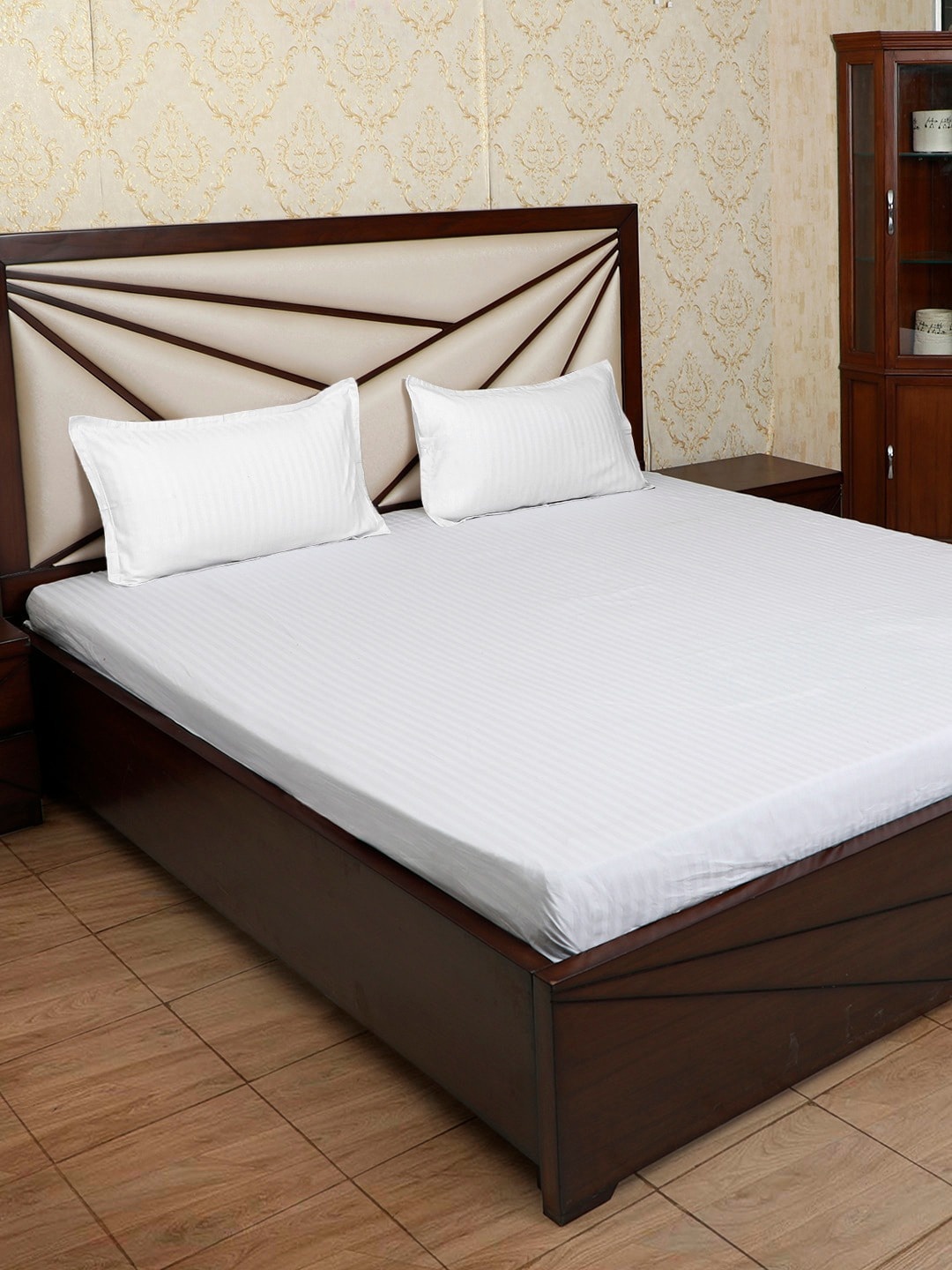 

SOKNACK White Striped 300 TC King Bedsheet with 2 Pillow Covers