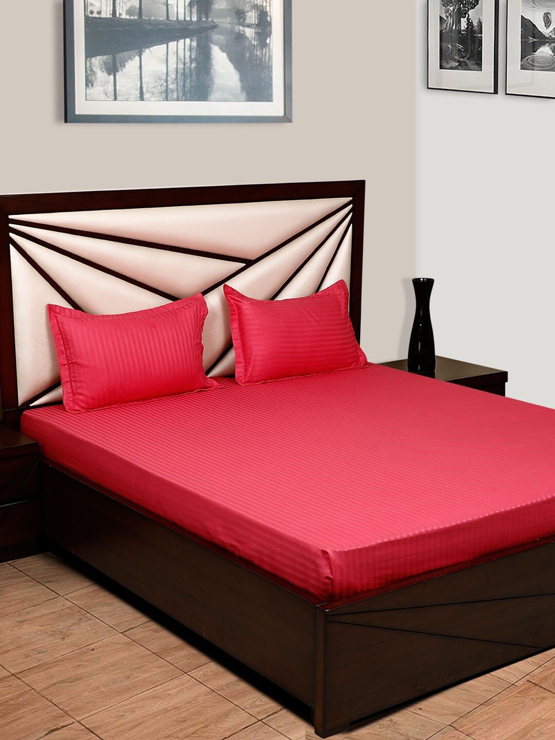 

SOKNACK Red Striped 300 TC King Bedsheet with 2 Pillow Covers