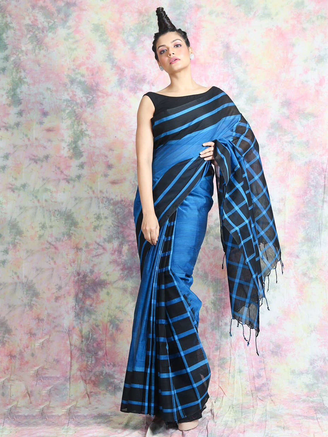 

Arhi Blue & Black Checked Saree