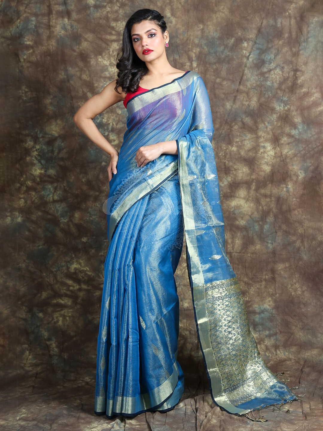 

Arhi Turquoise Blue & Gold-Toned Woven Design Zari Tissue Saree