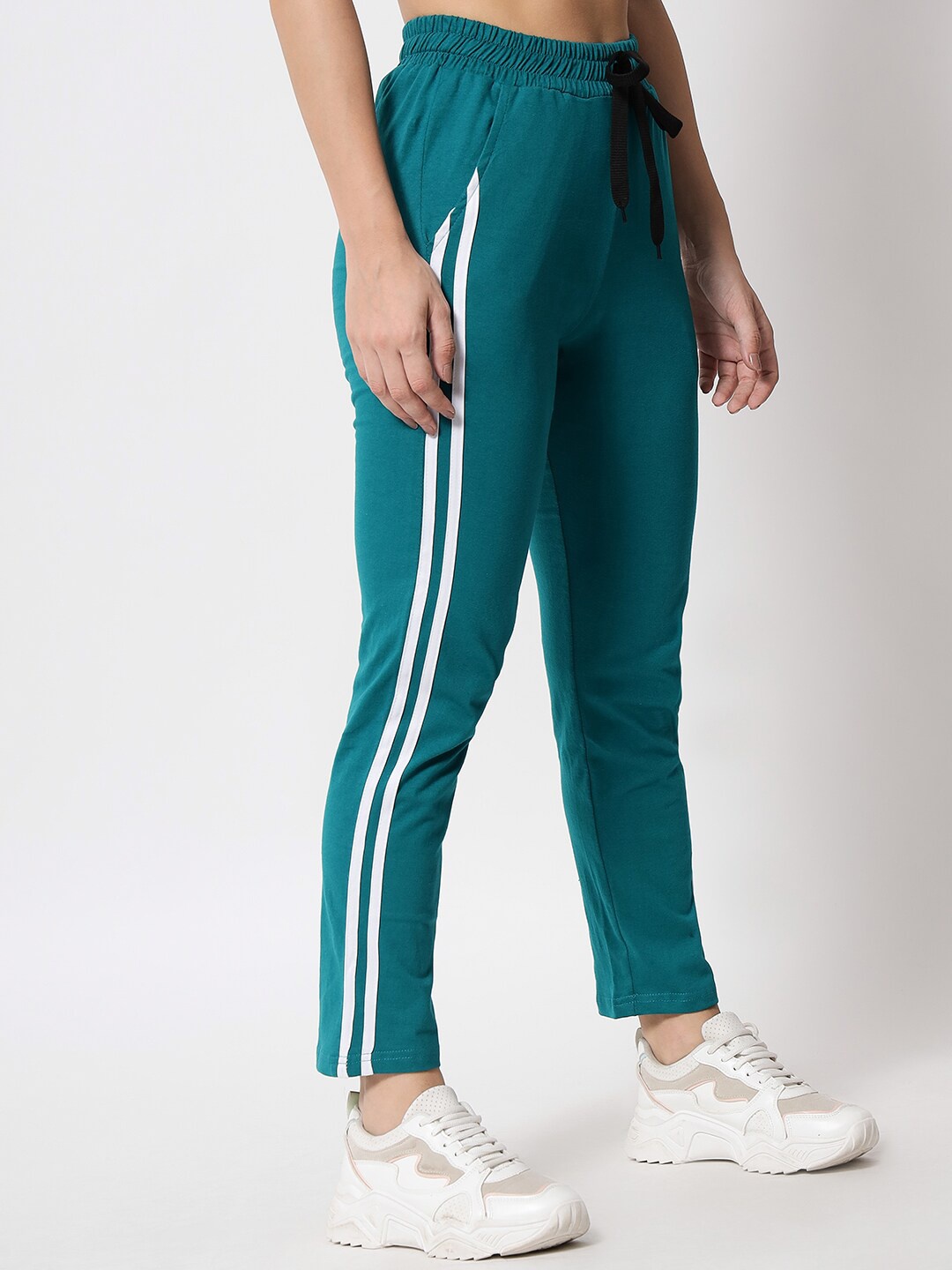 

Q-rious Women Green Regular Fit Solid Cotton Track Pants