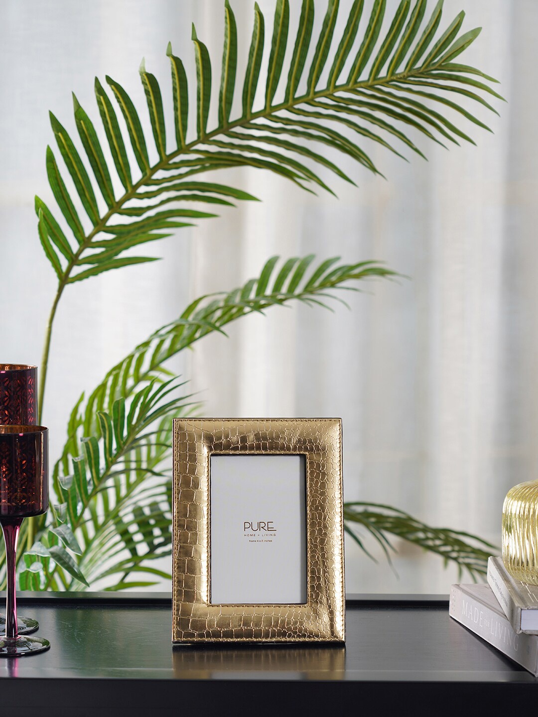 

Pure Home and Living Gold-Toned Textured Glass Photo Frames