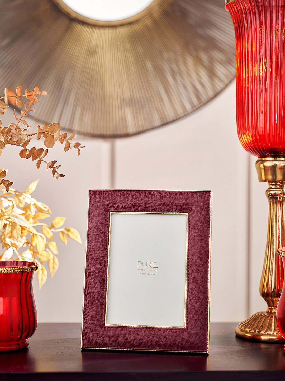 

Pure Home and Living Red Solid Table Photo Frame